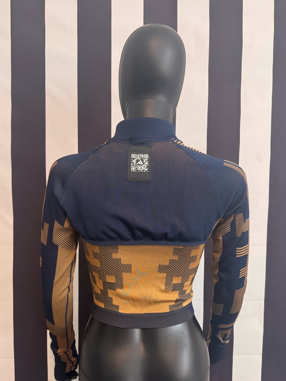 adidas Navy and Tan Geometric Crop Zip-Front Sleeves and Sports Bra - Picture 4 of 14